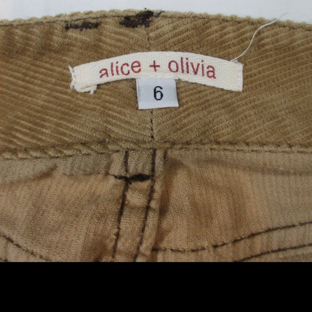 ALICE + OLIVIA Tan Corduroy Pants. Size 6 - Picture 8 of 9